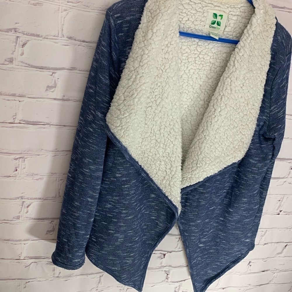 Green‎ Tea medium sweater/jacket - Picture 3 of 5